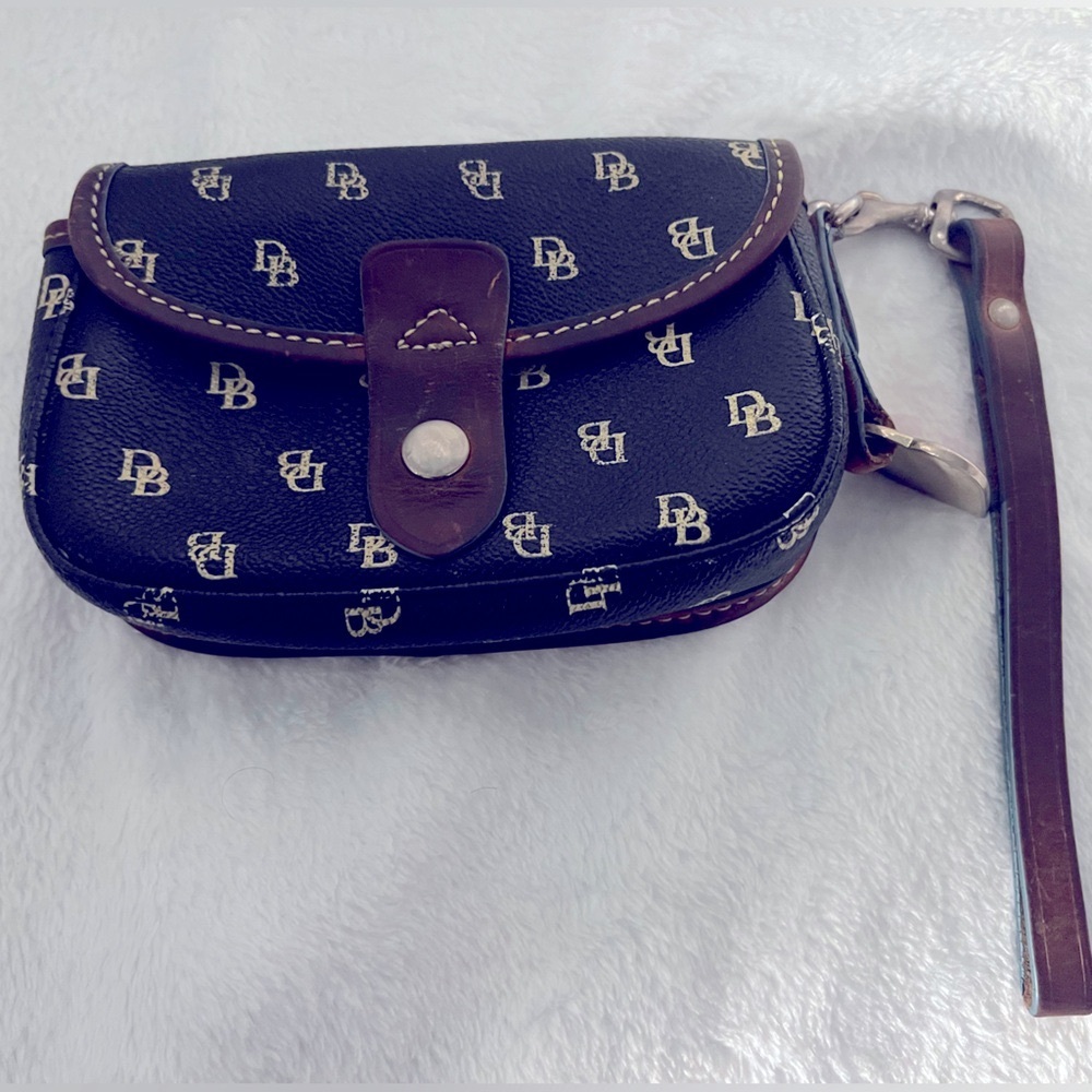 VINTAGE - DOONEY & BOURKE Snap Flap Signature Wristlet Coin Purse Wallet…